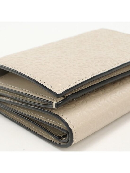 Trifold wallet in soft grained calfskin Green - LOEWE APAC  Loewe Trifold Wallet Repeat Calf